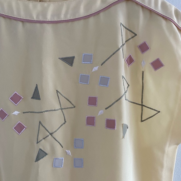 Vintage 70s Buttercream Yellow Pastel Embroidered Boxy Blouse - Picture 5 of 6